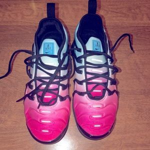 Nike Air Vapor Max Plus “Rocket Pop”